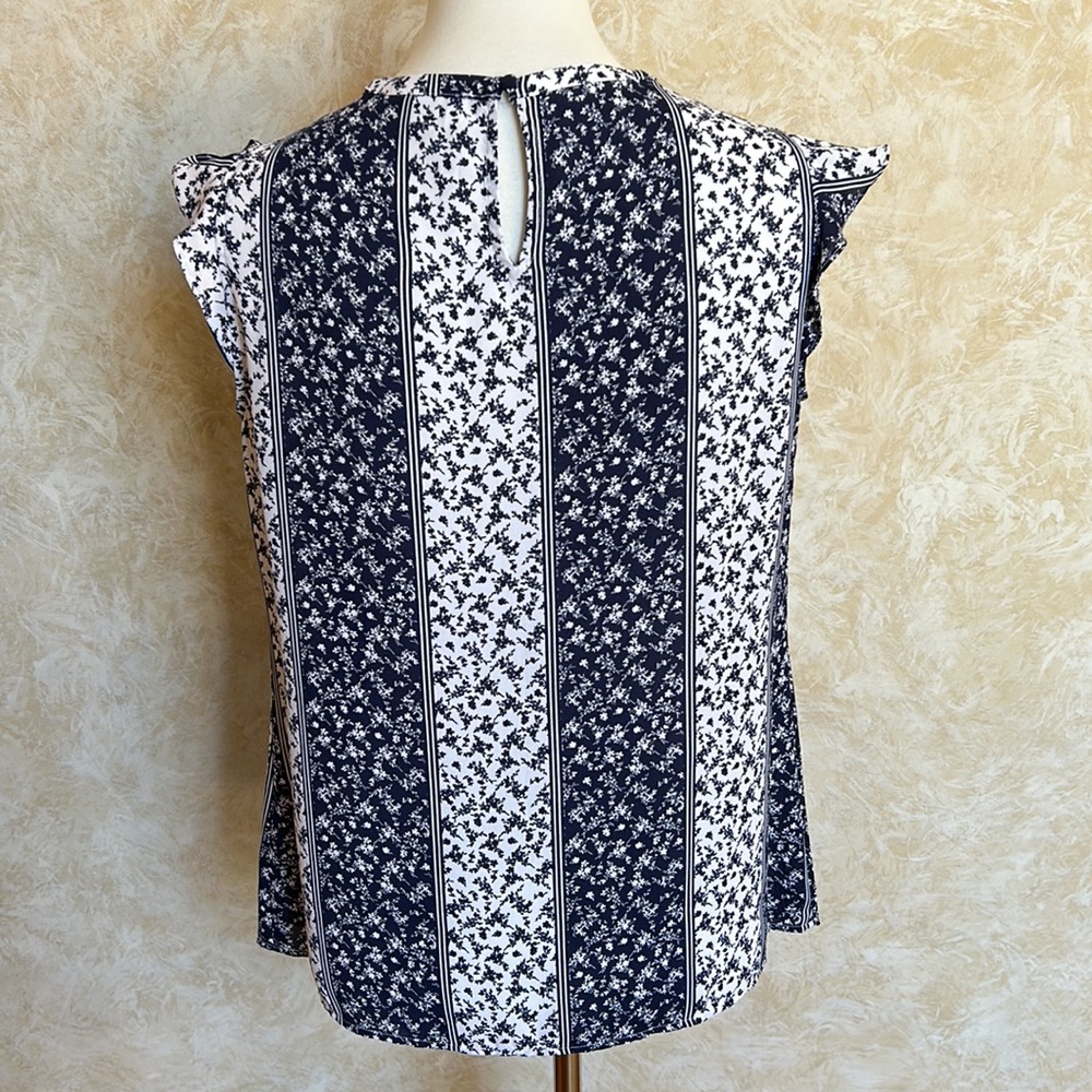 Elle 👚Top👚 - Picture 4 of 8